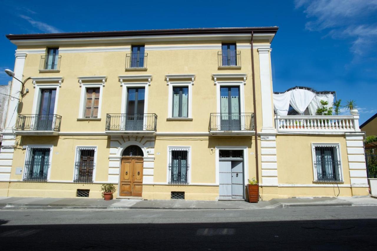 Palazzo Scura Bed & Breakfast Vaccarizzo Albanese Exterior photo